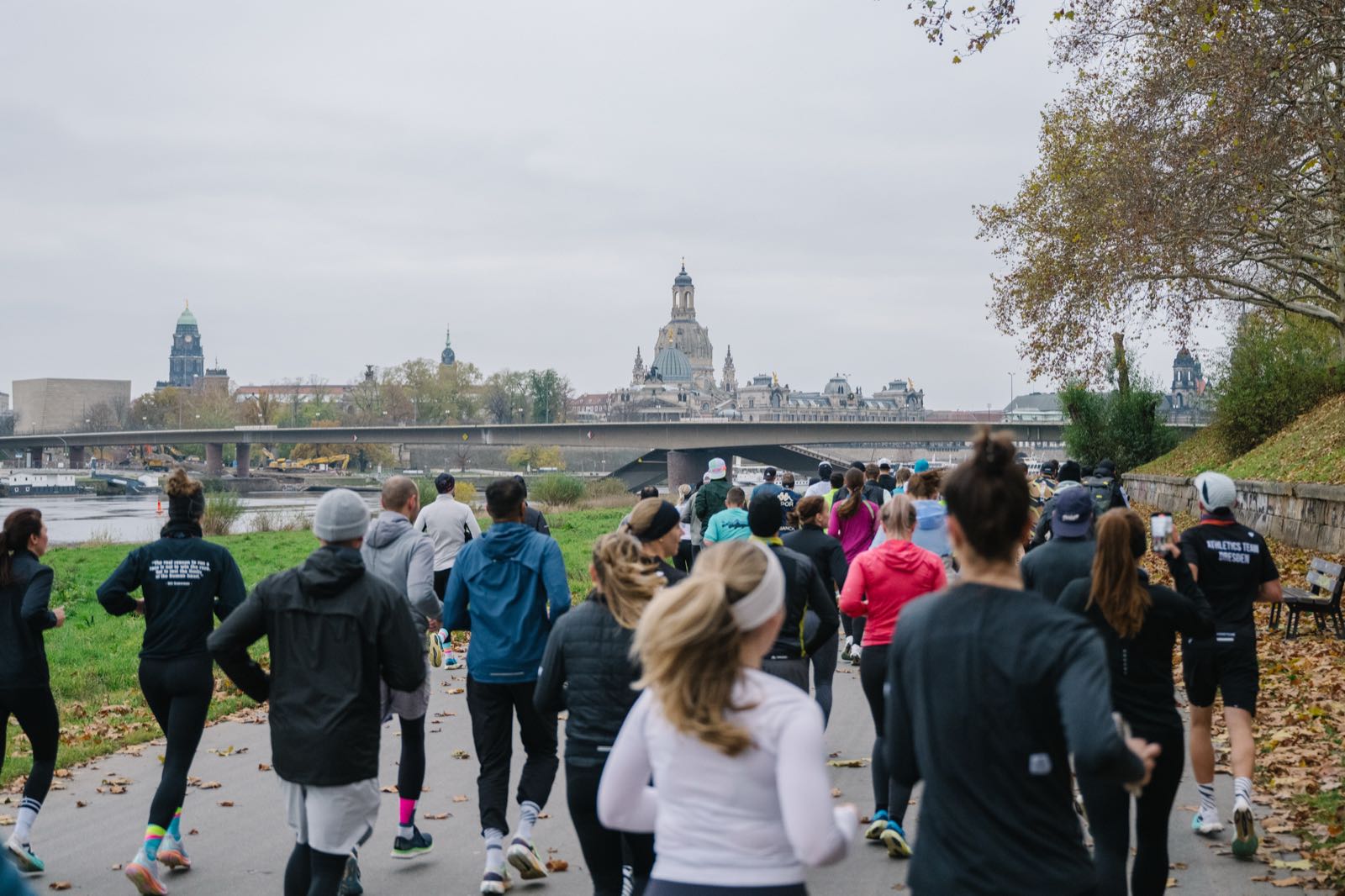 Spendenlauf an der Elbe in Dresden
